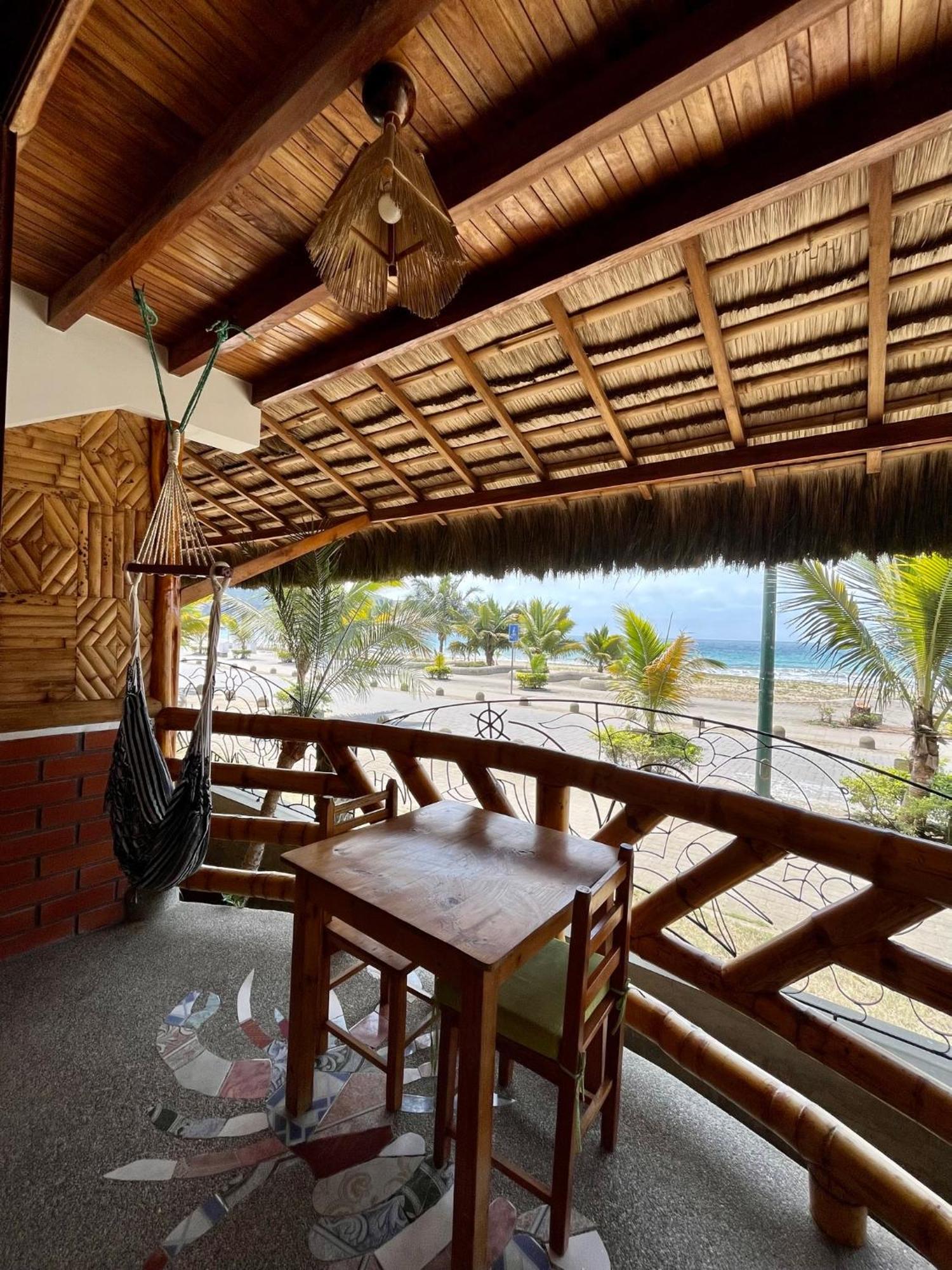 Victor Hugo Hotel Puerto López Eksteriør bilde
