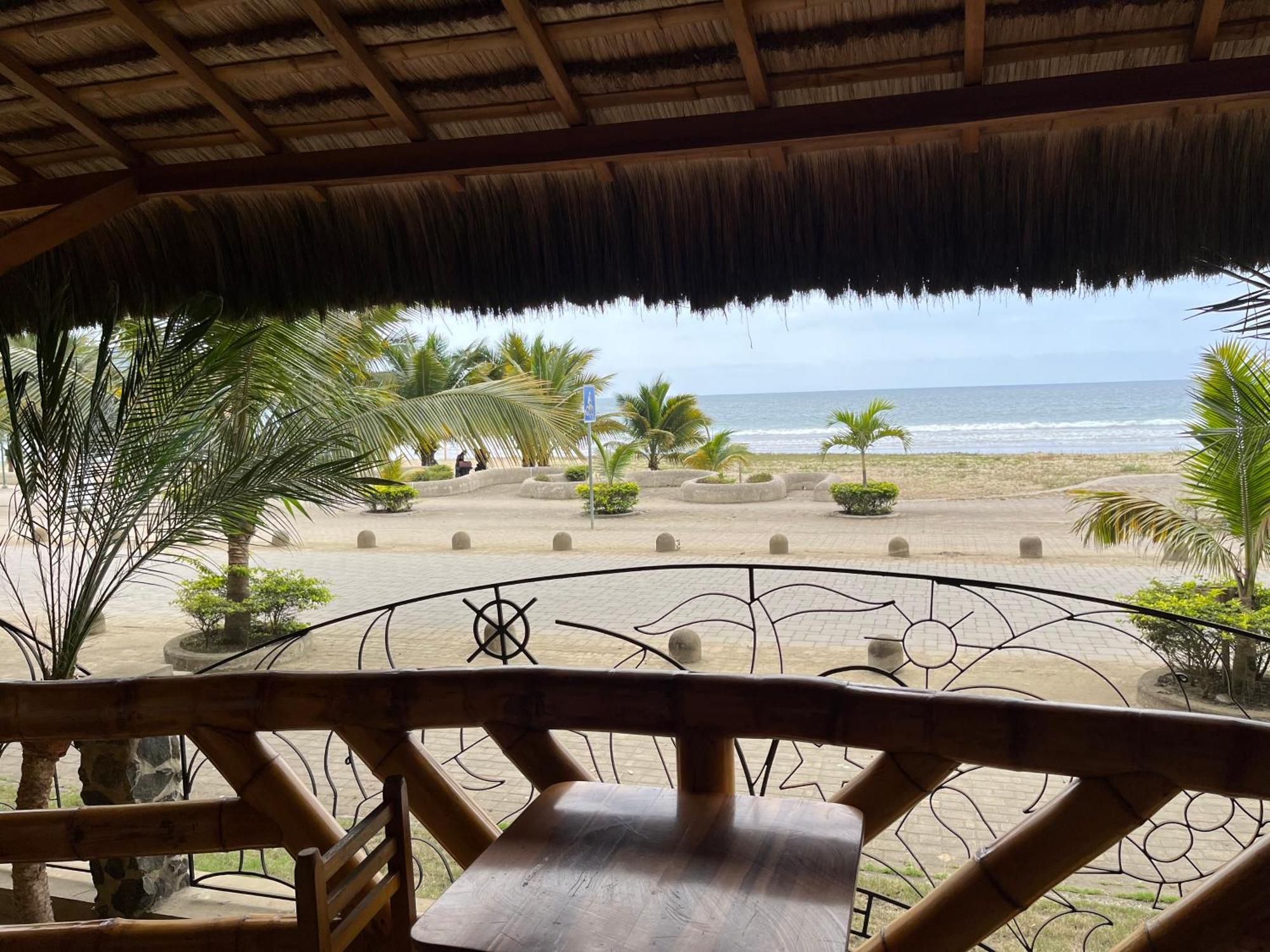Victor Hugo Hotel Puerto López Eksteriør bilde