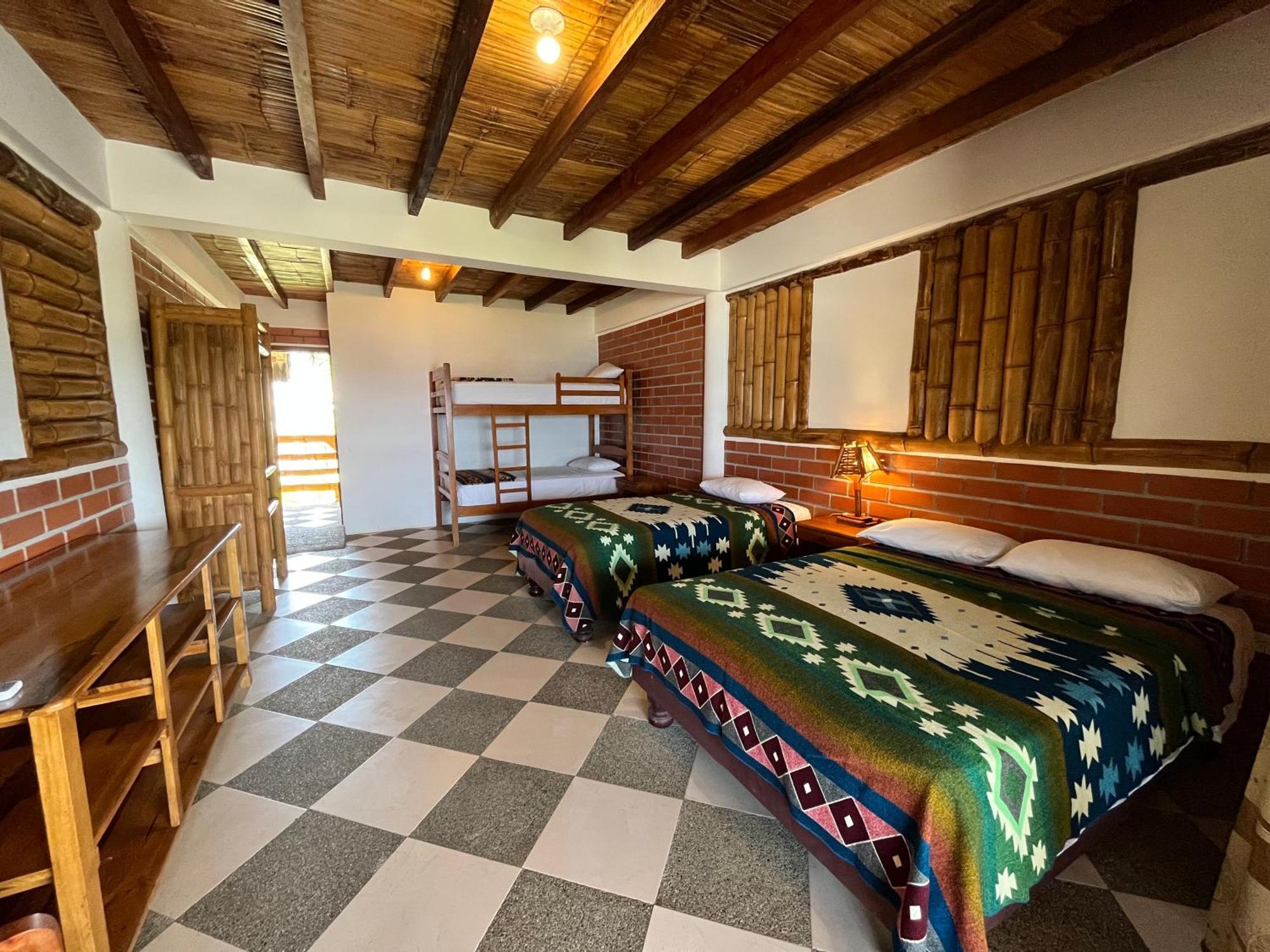 Victor Hugo Hotel Puerto López Eksteriør bilde